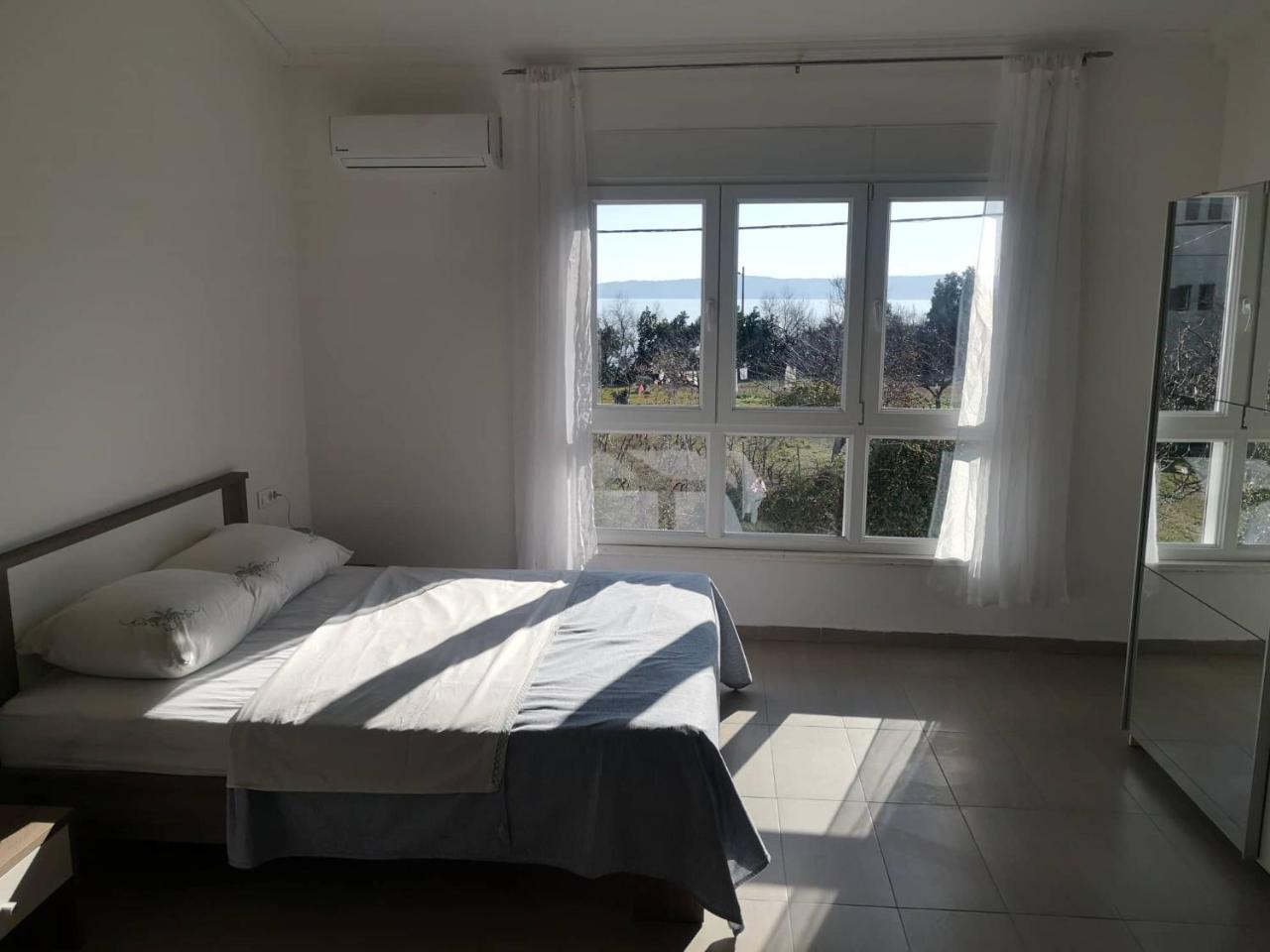 Sun Apartments Каштела Экстерьер фото