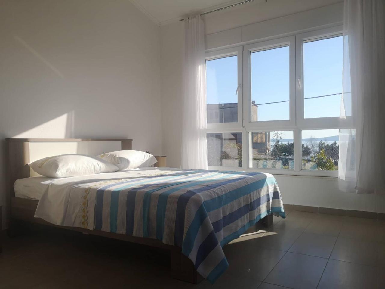 Sun Apartments Каштела Экстерьер фото